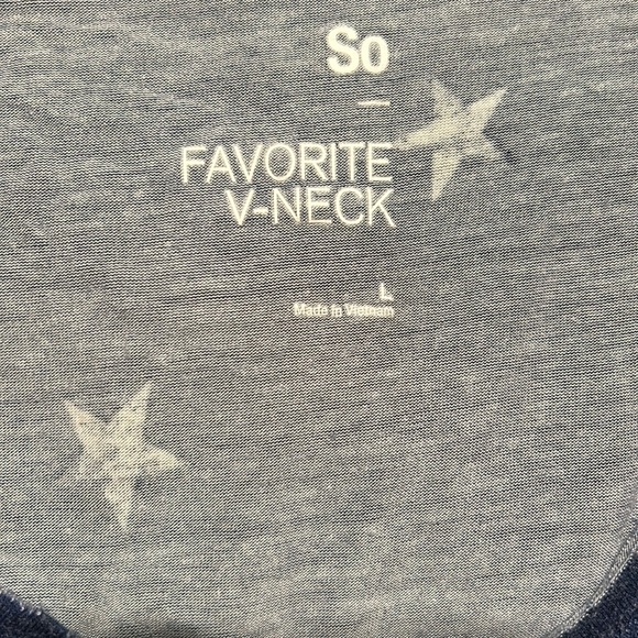 SO Favorite v neck top - Picture 2 of 3